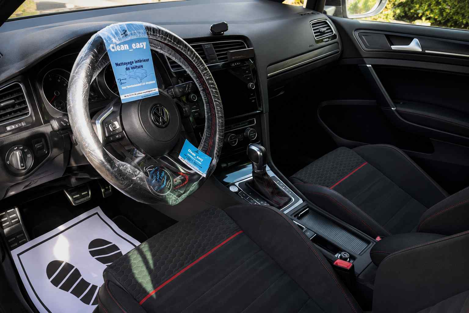Résultat après nettoyage intérieur d'une voiture